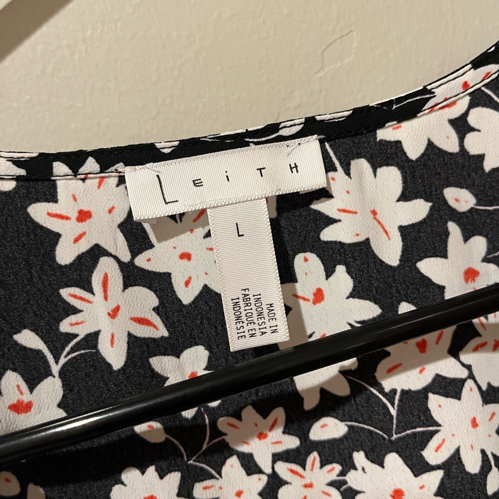 Nordstrom short sleeve top - Picture 4 of 4